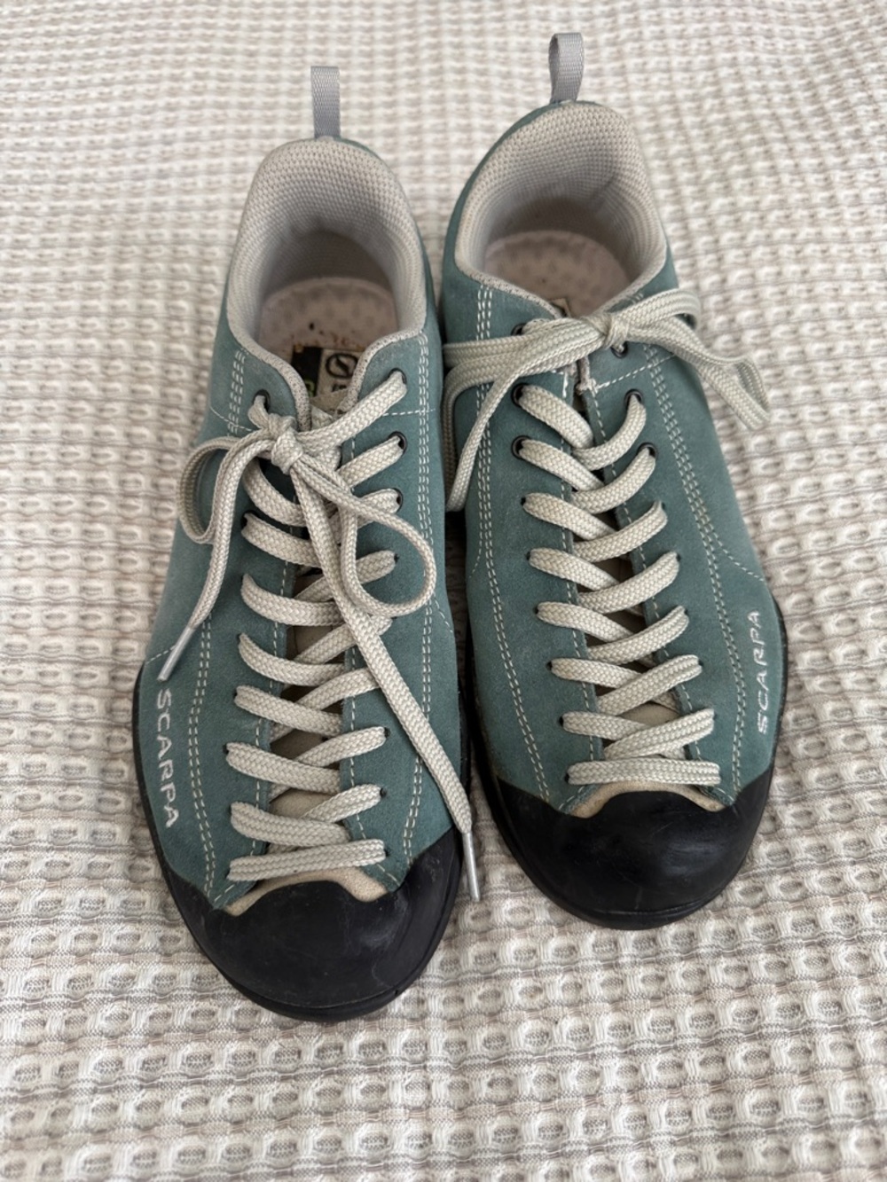 Scarpa Teal Approach Sneakers with Cream Laces size 7.5 women’s